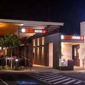 Browns Plains Hotel